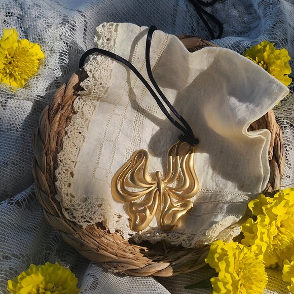 Vintage Art Nouveau Style Butterfly Pendant - Picture 7 of 7